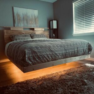 CAMA FLOTANTE CON LUZ