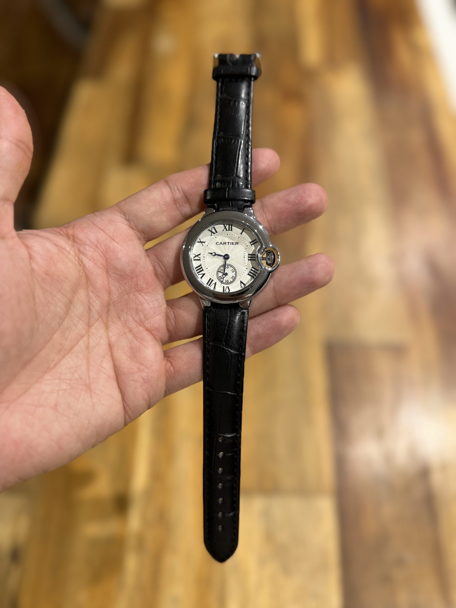 Cartier Ballon Bleu con correa de piel negra 1