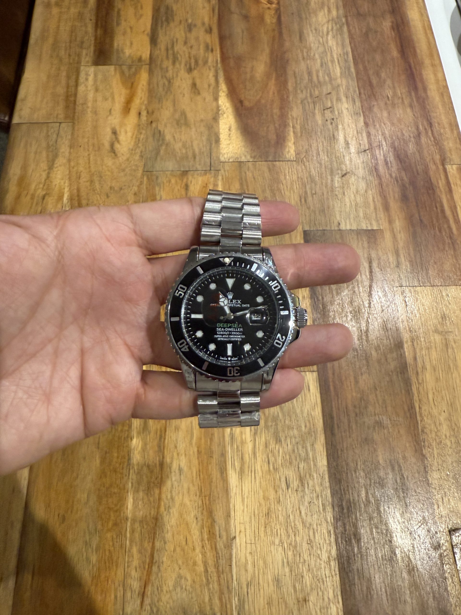 Rolex Submariner en acero Oystersteel con bisel negro y esfera negra. 1
